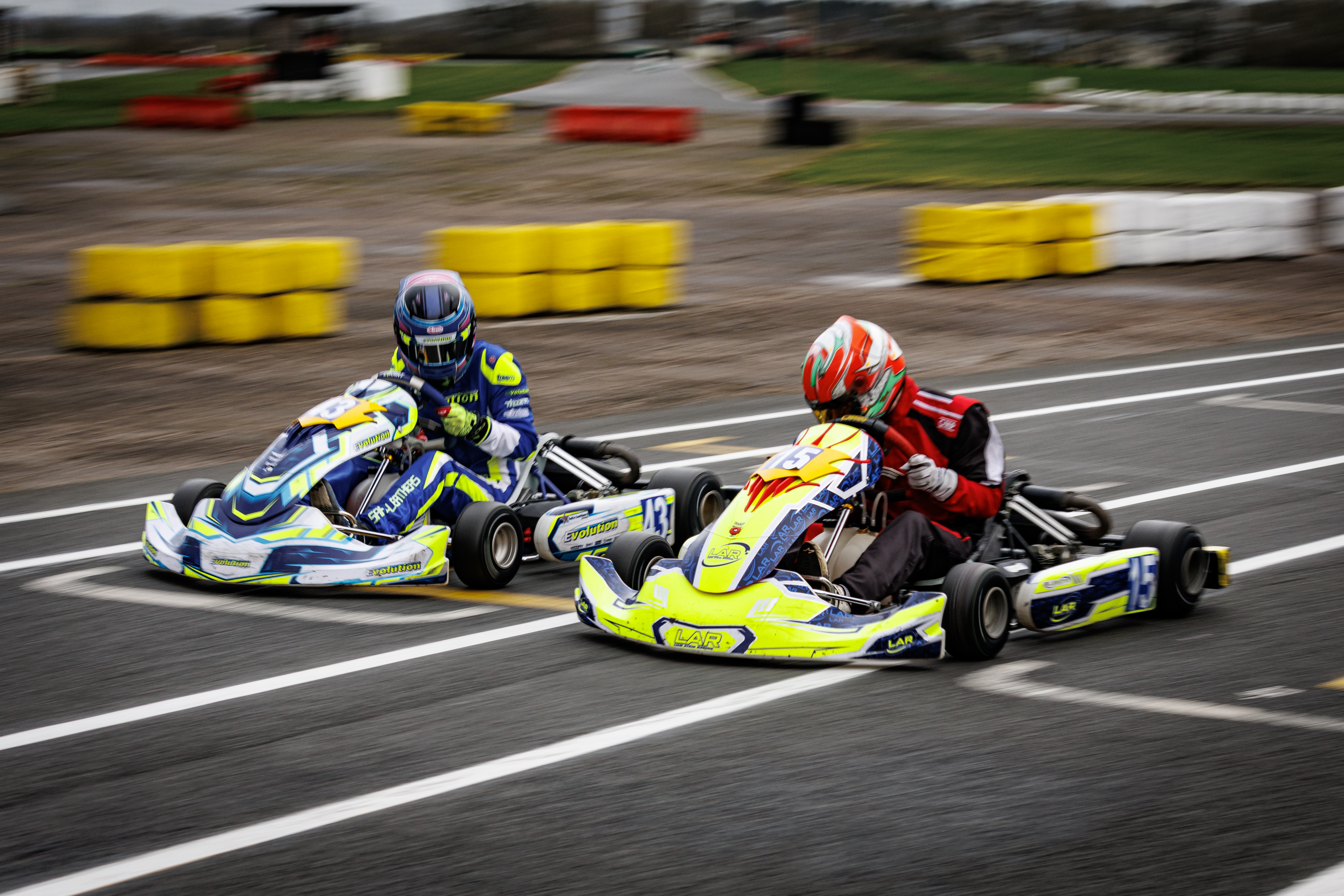 Photo finish in senior rotax race